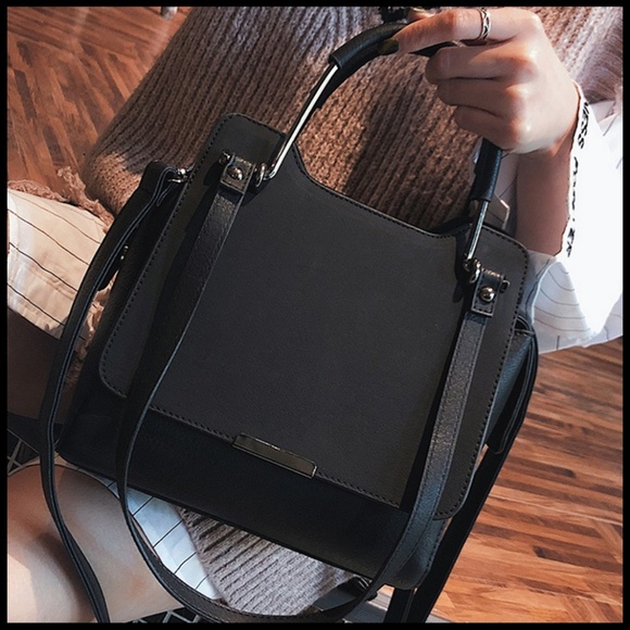 #NEW BERLIN Handbag B - Picture 3 of 8